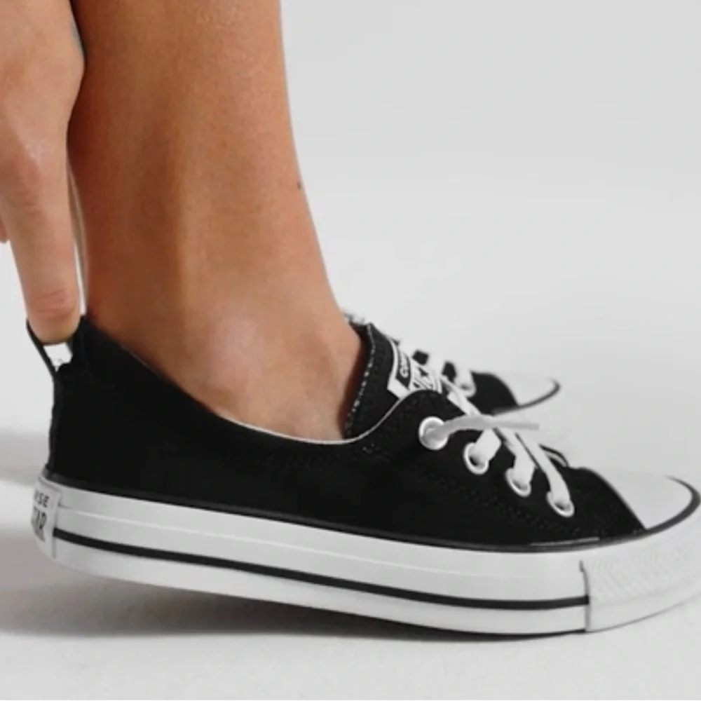 ❇️NWT❇️ CONVERSE
SHORELINE SLIP-ONS - Picture 2 of 9